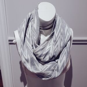 Calvin Klein Gray and White Zigzag Print Infinity Scarf